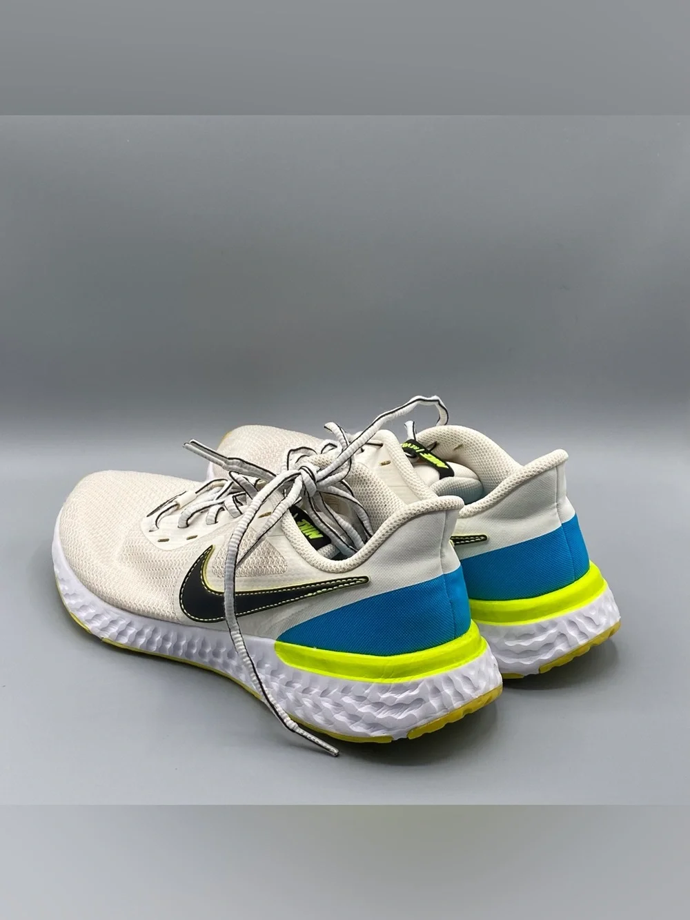 Nike Revolution 5 EXT Men's Athletic Shoes​